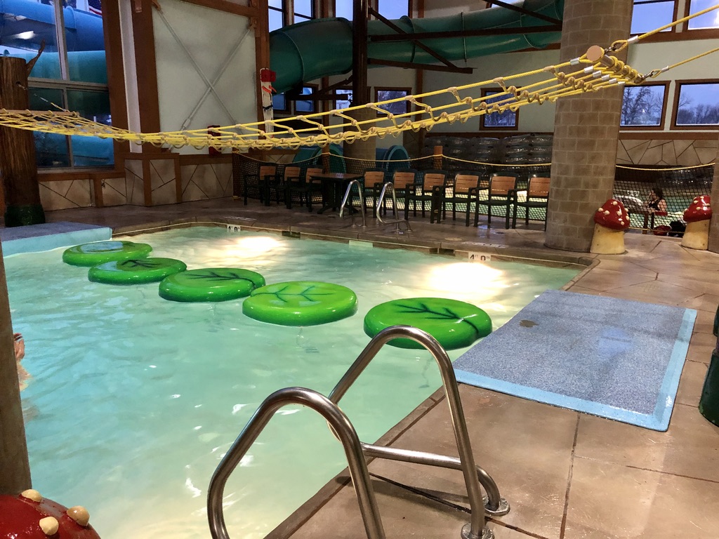Zehnder's Splash Water Park lily pad crossing. Best Indoor waterpark hotels in Michigan!