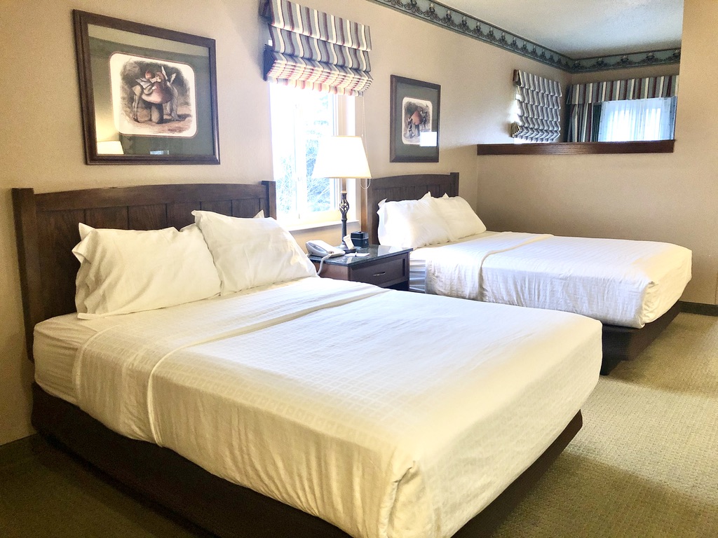 Zehnder's Splash Village Family Suite Room with two queen beds and a queen sized pull-out sofa