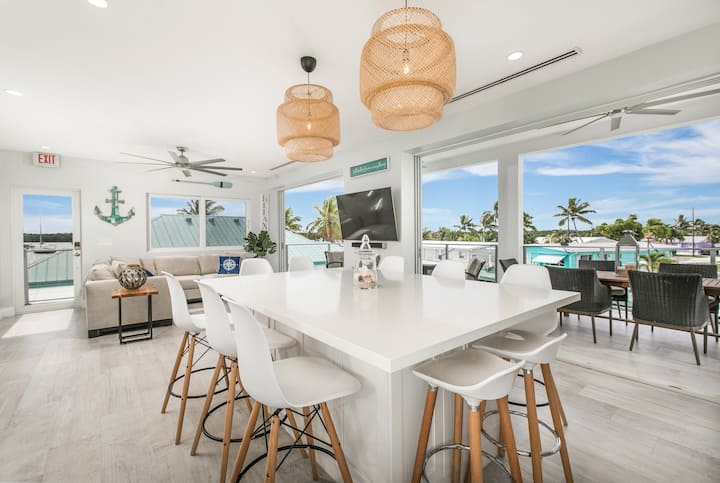 Living/ding area with panoramic views.  Our choice for Best family Airbnb Florida, Florida Keys