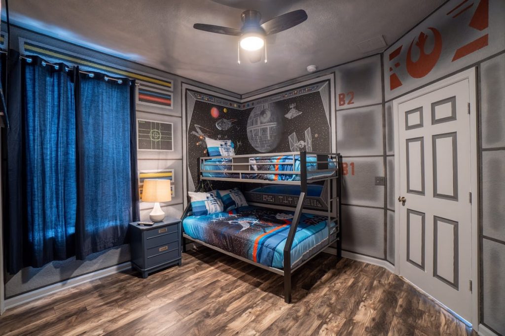 Star Wars themed bedroom, best family Airbnb Florida