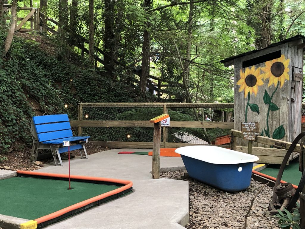 mini golf Gatlinburg TN