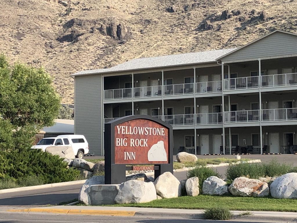 Yellowstone Big Rock Inn, Bear Spray Rental Yellowstone Gardiner Entrance