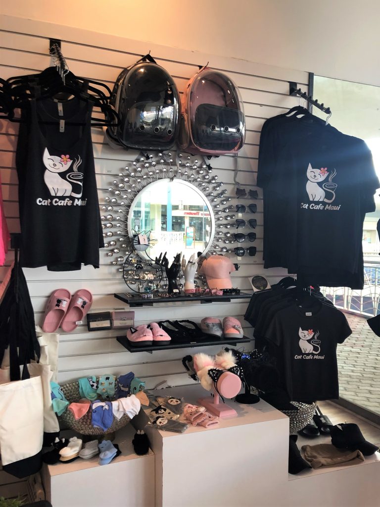 Does maui have a cat cafe?  Gift shop at Cat Cafe Maui Hawaii.  Cat cafe Kahului 